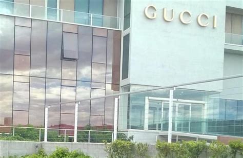 spaccio gucci scandicci|gucci mall firenze.